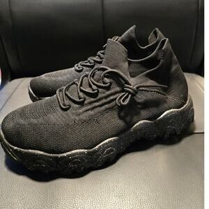 Womens Black Tennis Shoes Size 10.5